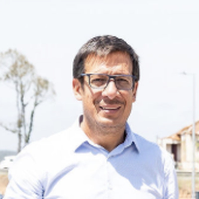 Leandro Junqueira, Co-Fundador do Gomes & Junqueira Group
